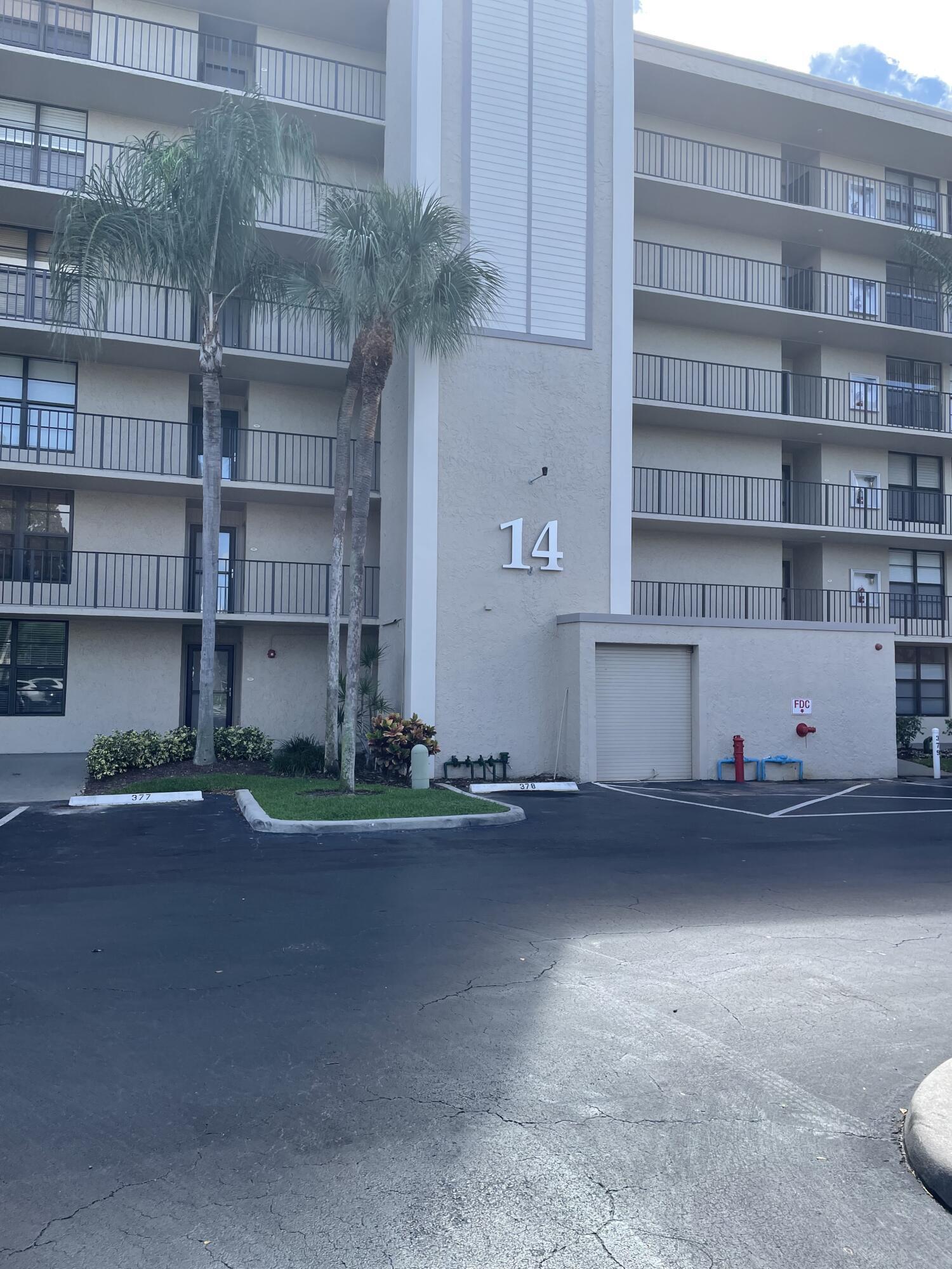 14 Royal Palm Way, Unit 204 Boca Raton, FL 33432 - Photo 4 of 17 building