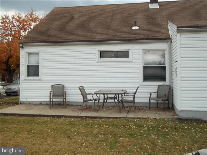893 Morefield Road Philadelphia, PA 19115 - Photo 5 of 13
