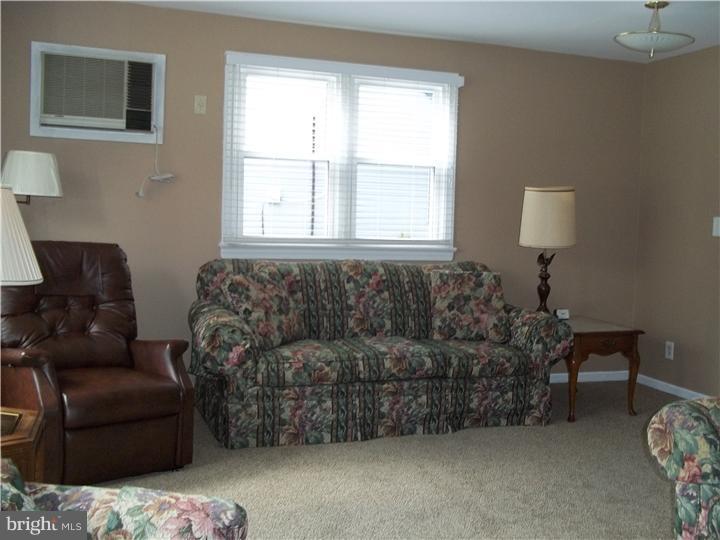 893 Morefield Road Philadelphia, PA 19115 - Photo 6 of 13