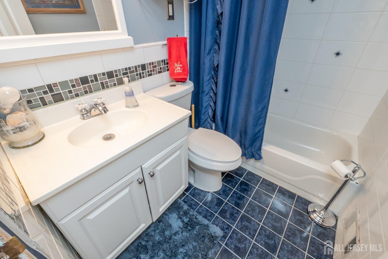 10 Arvin Road Old Bridge, NJ 08857 - Photo 29 of 42 Gallery Image 29