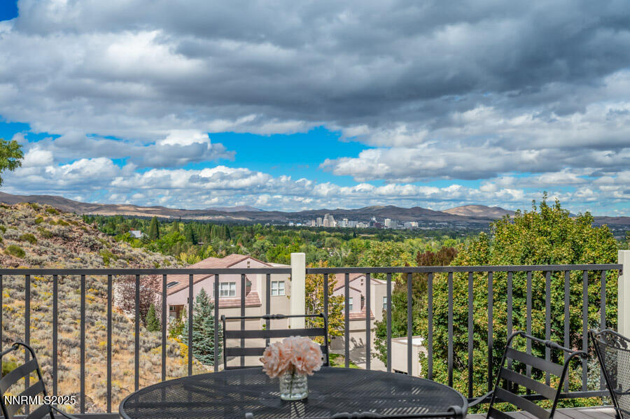 2220 Stone Mountain Circle Reno, NV 89519 - Photo 5 of 58 s-1025