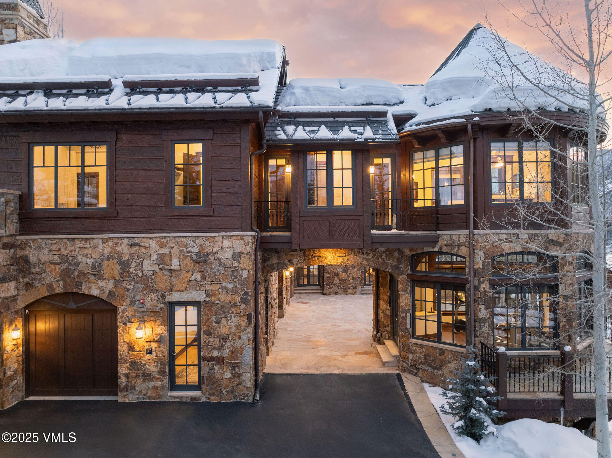 2195 Cresta Road Edwards, CO 81632 - Photo 32 of 43 a front view of a house with a yard