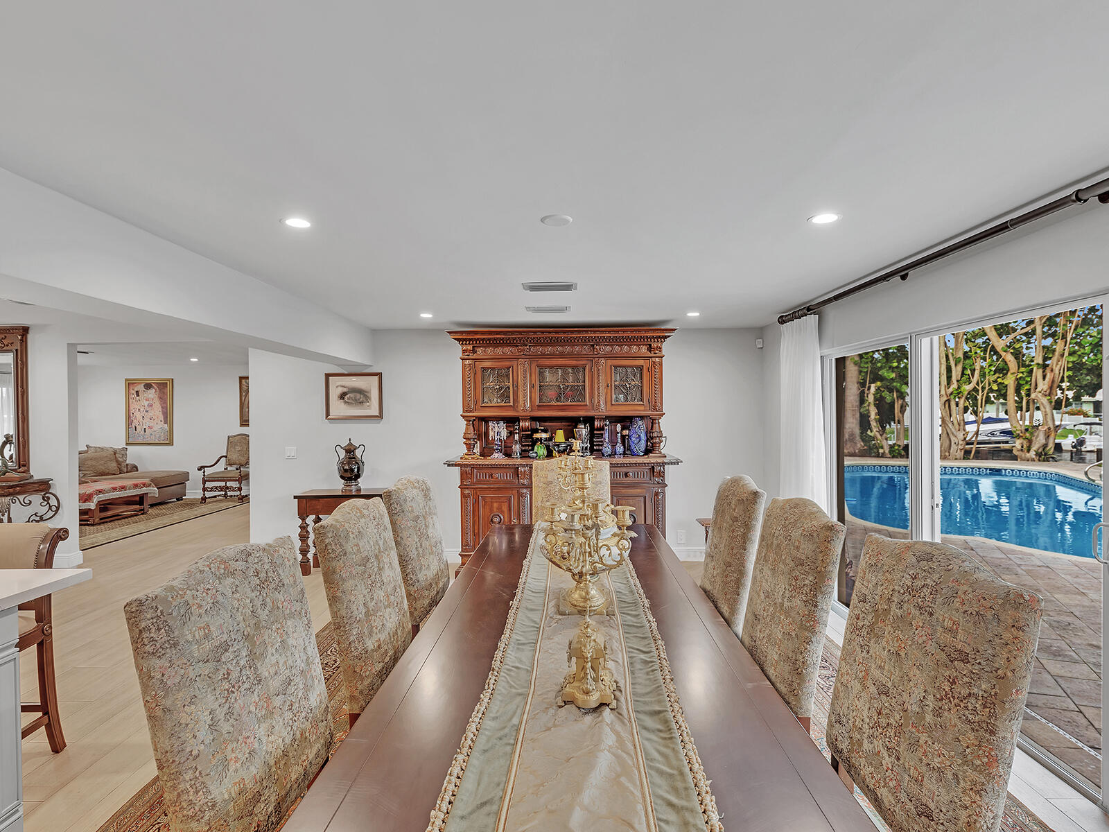 2021 Northeast 28th Street Lighthouse Point, FL 33064 - Photo 17 of 57 Dinning2