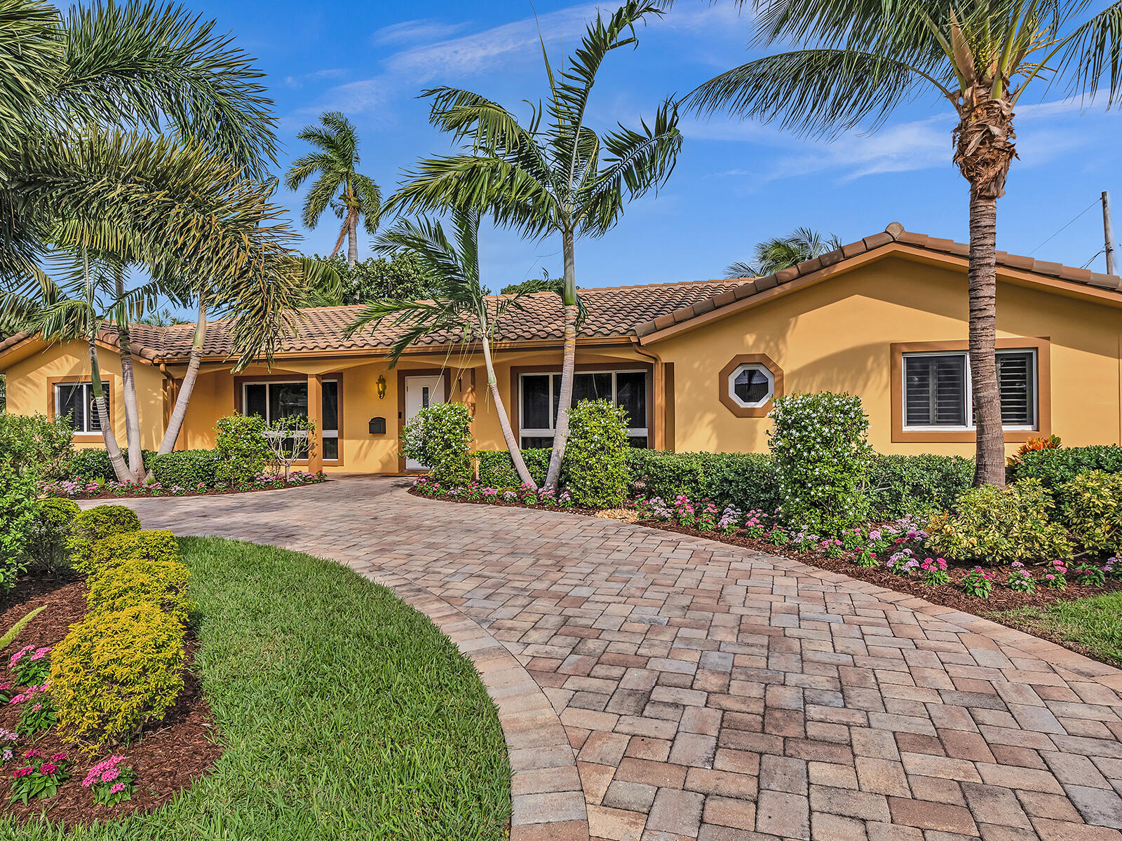 2021 Northeast 28th Street Lighthouse Point, FL 33064 - Photo 2 of 57 Front