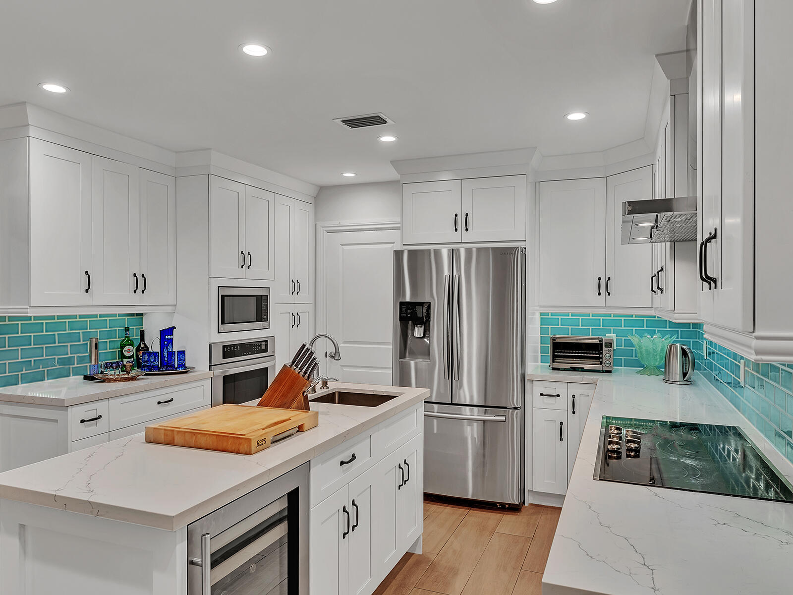 2021 Northeast 28th Street Lighthouse Point, FL 33064 - Photo 6 of 57 Kitchen3