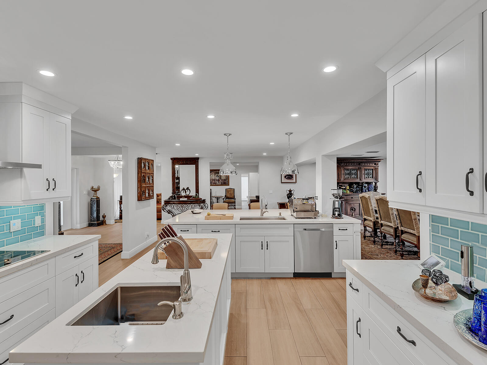 2021 Northeast 28th Street Lighthouse Point, FL 33064 - Photo 8 of 57 kitchen5