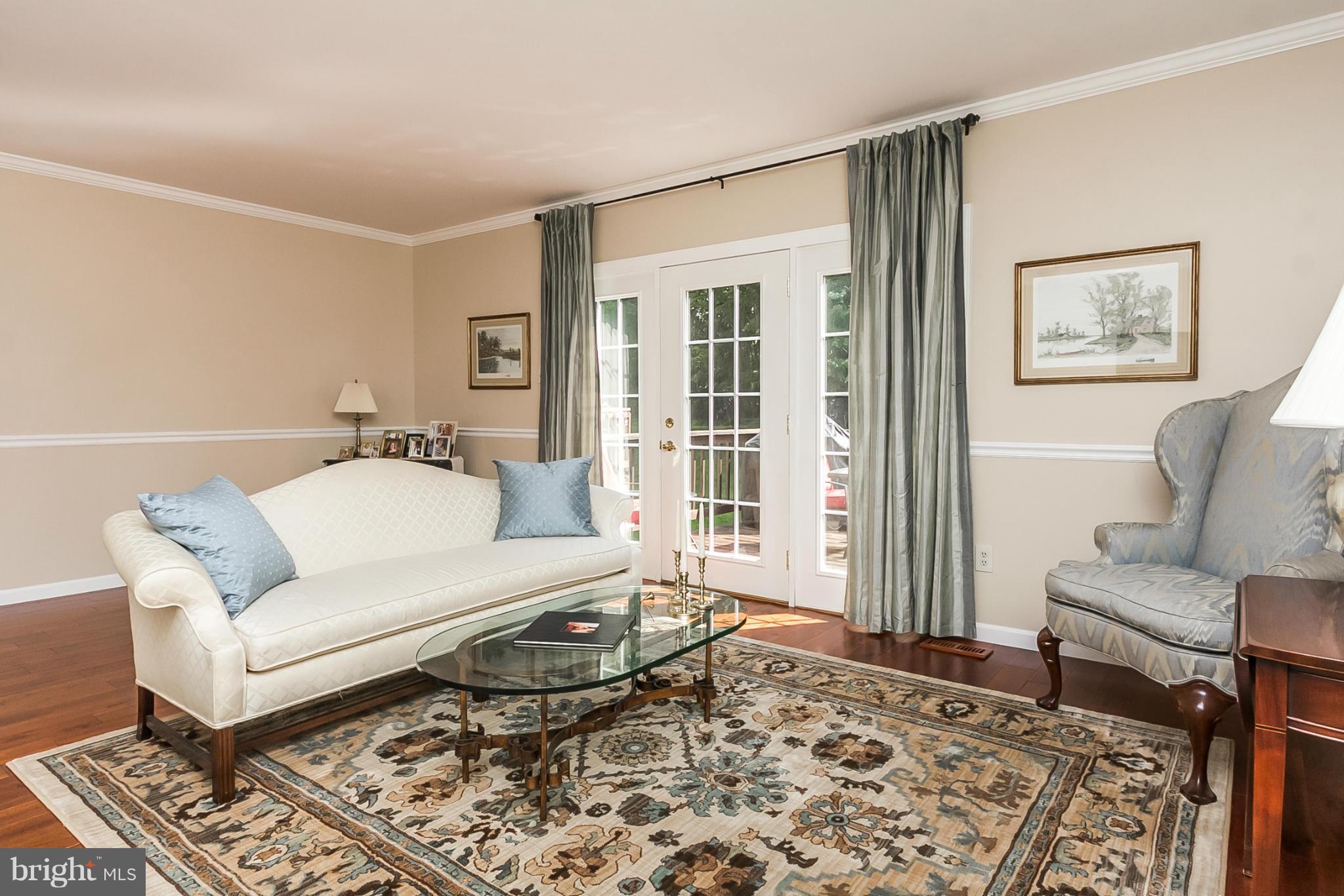 3981 Forest Valley Road Baltimore, MD 21234 - Photo 11 of 29 Living Room
