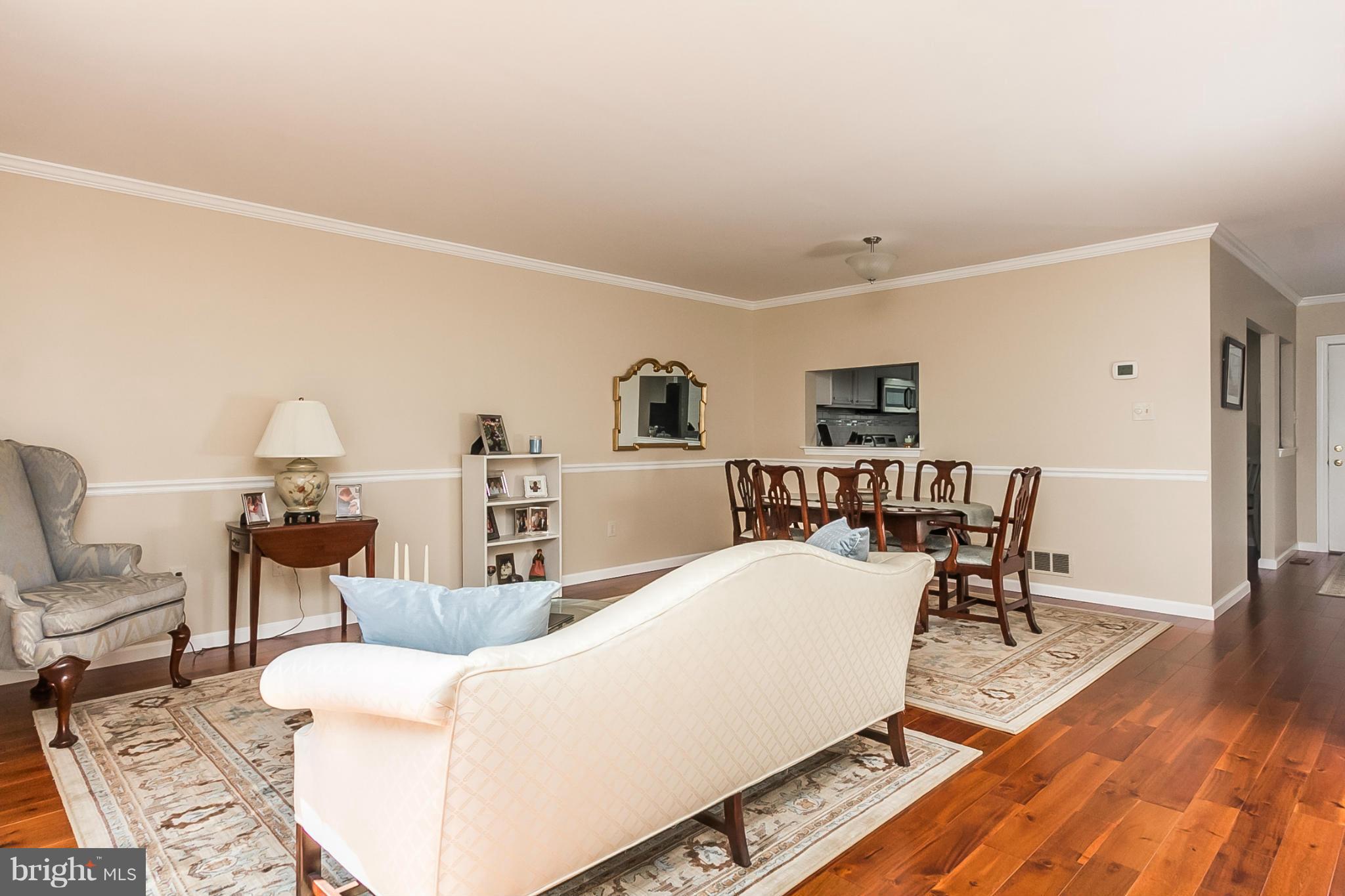 3981 Forest Valley Road Baltimore, MD 21234 - Photo 13 of 29 Living Room