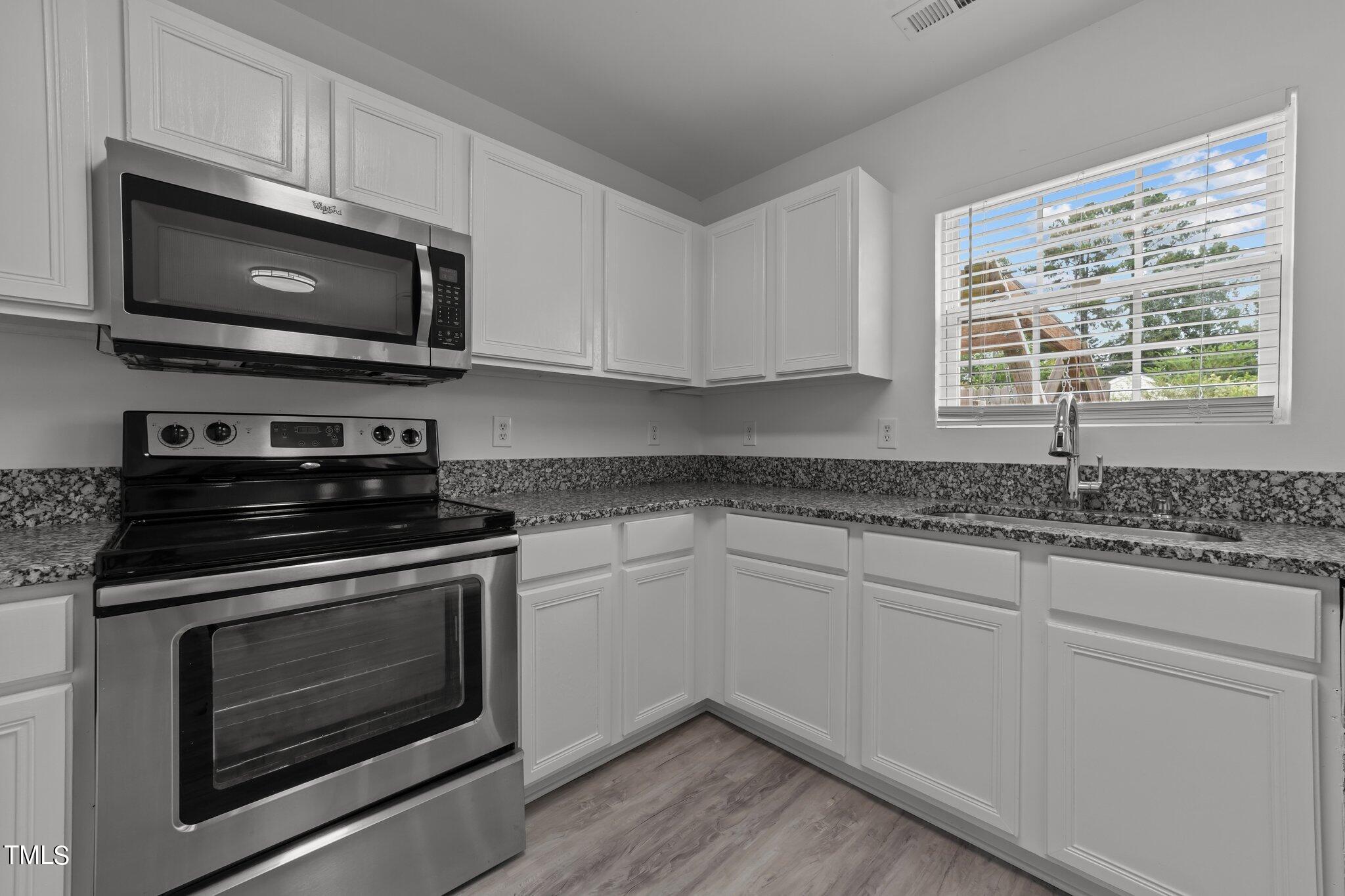 5357 Thunderidge Drive Raleigh, NC 27610 - Photo 17 of 54 Kitchen