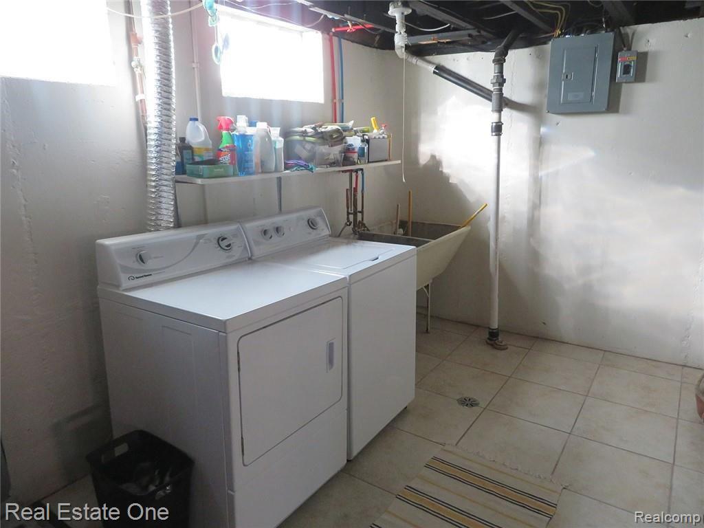 216 Normandy Road Royal Oak, MI 48073 - Photo 14 of 17 15 Basement 2.jpg