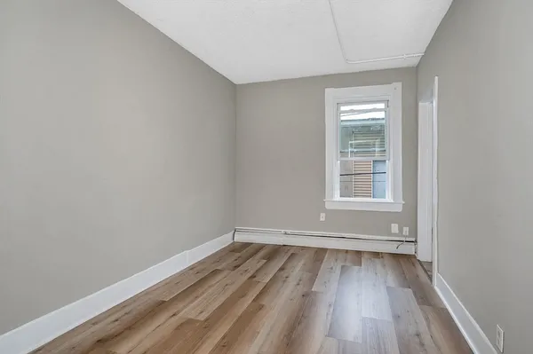 $2,250 | 50 1/2 Common Street, Unit 3, Lawrence, MA 01840