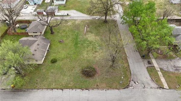 $16,000 | 502 East Adams Street, Pittsburg, KS 66762
