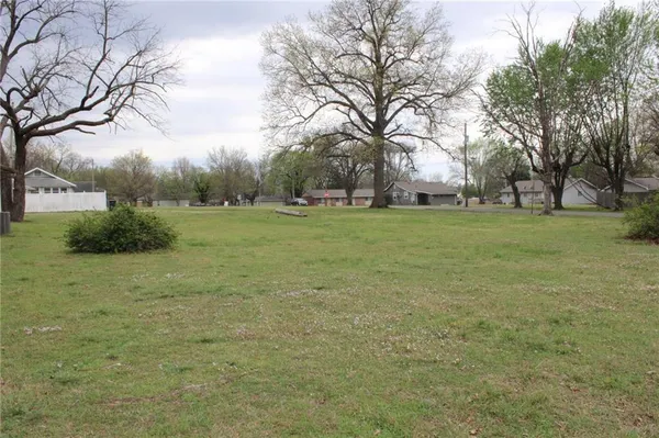 $16,000 | 502 East Adams Street, Pittsburg, KS 66762