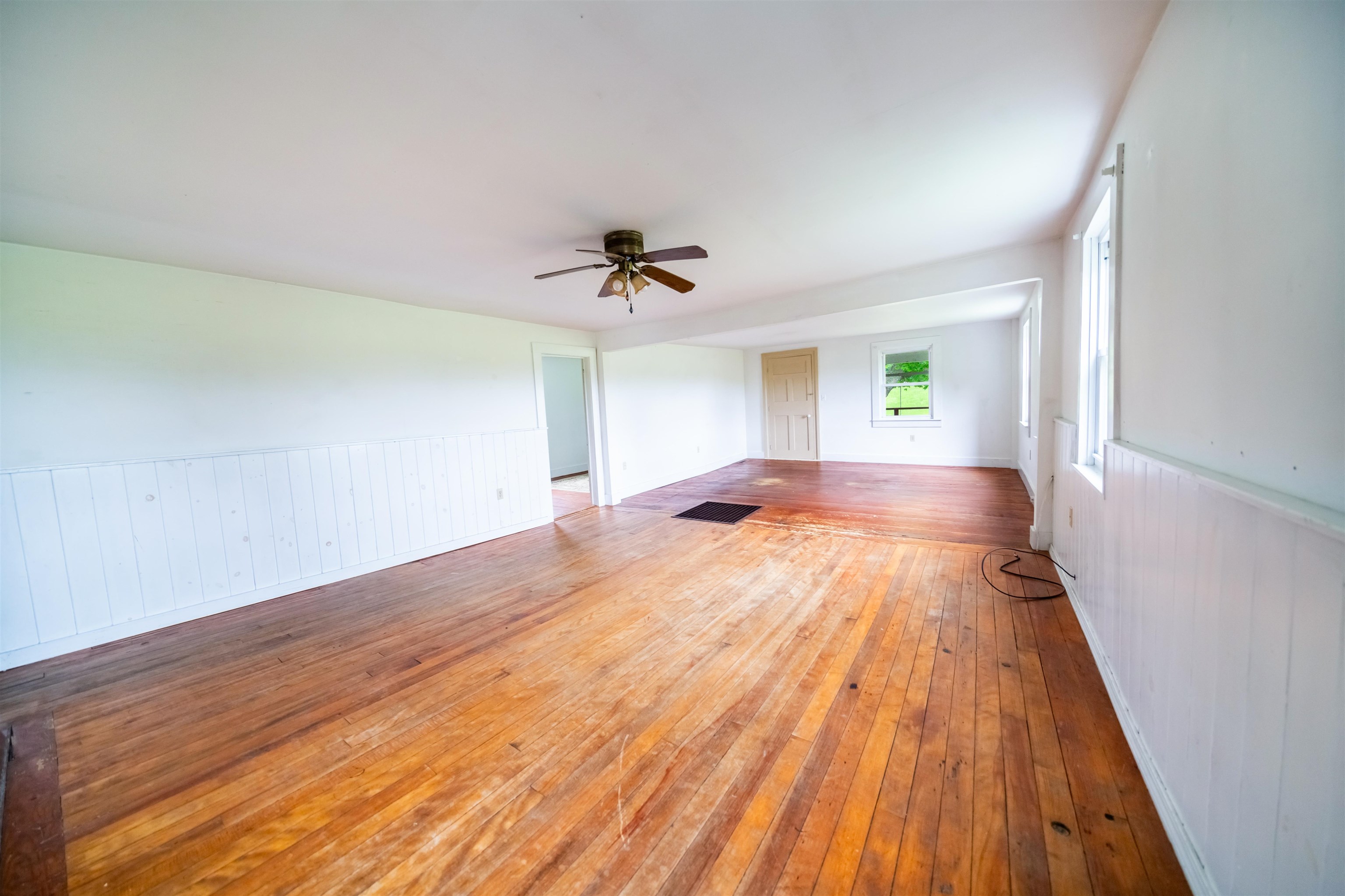 557 Pleasant Valley Road Benson, VT 05760 - Photo 7 of 46