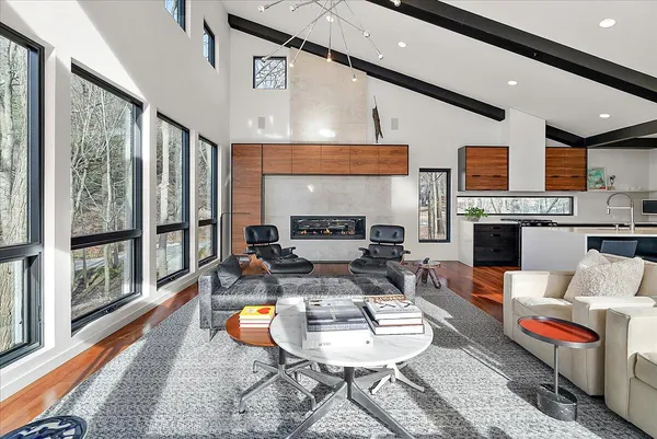 $2,750,000 | 371 Dunegrass Cir Drive, Saugatuck, MI 49453