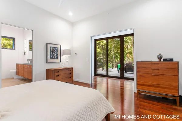 $2,750,000 | 371 Dunegrass Cir Drive, Saugatuck, MI 49453