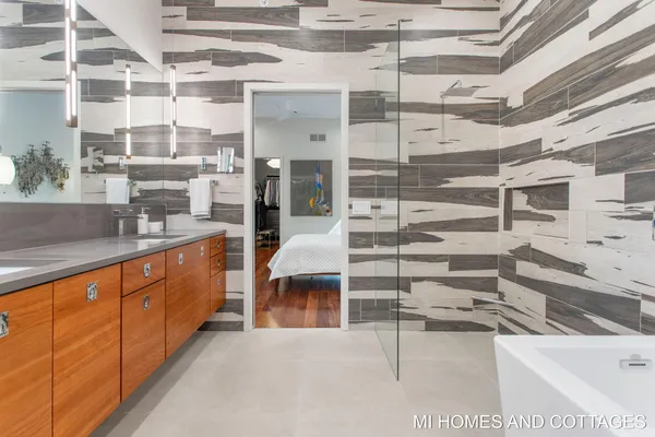 $2,750,000 | 371 Dunegrass Cir Drive, Saugatuck, MI 49453