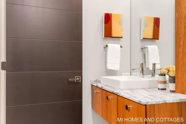 $2,750,000 | 371 Dunegrass Cir Drive, Saugatuck, MI 49453