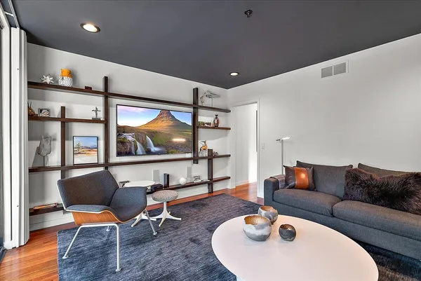 $2,750,000 | 371 Dunegrass Cir Drive, Saugatuck, MI 49453