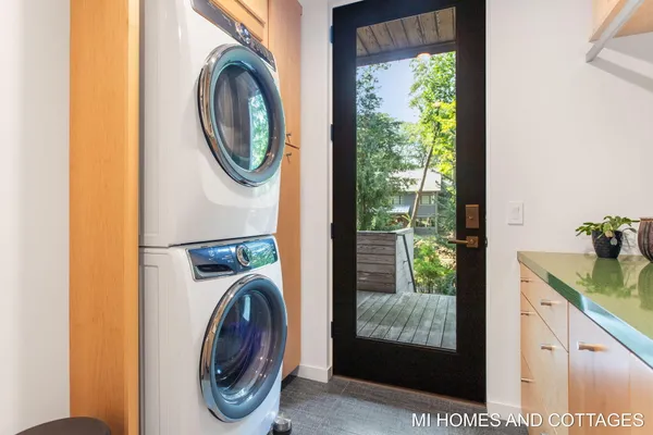 $2,750,000 | 371 Dunegrass Cir Drive, Saugatuck, MI 49453