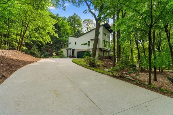 $2,750,000 | 371 Dunegrass Cir Drive, Saugatuck, MI 49453