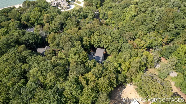 $2,750,000 | 371 Dunegrass Cir Drive, Saugatuck, MI 49453