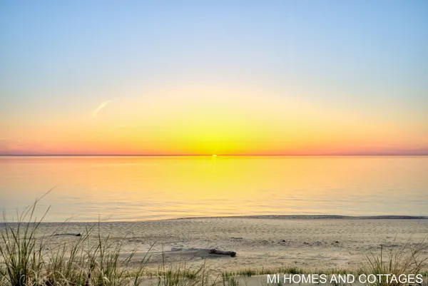 $2,750,000 | 371 Dunegrass Cir Drive, Saugatuck, MI 49453