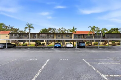 $119,000 | 2420 Winding Creek Boulevard, Unit 105, Clearwater, FL 33761