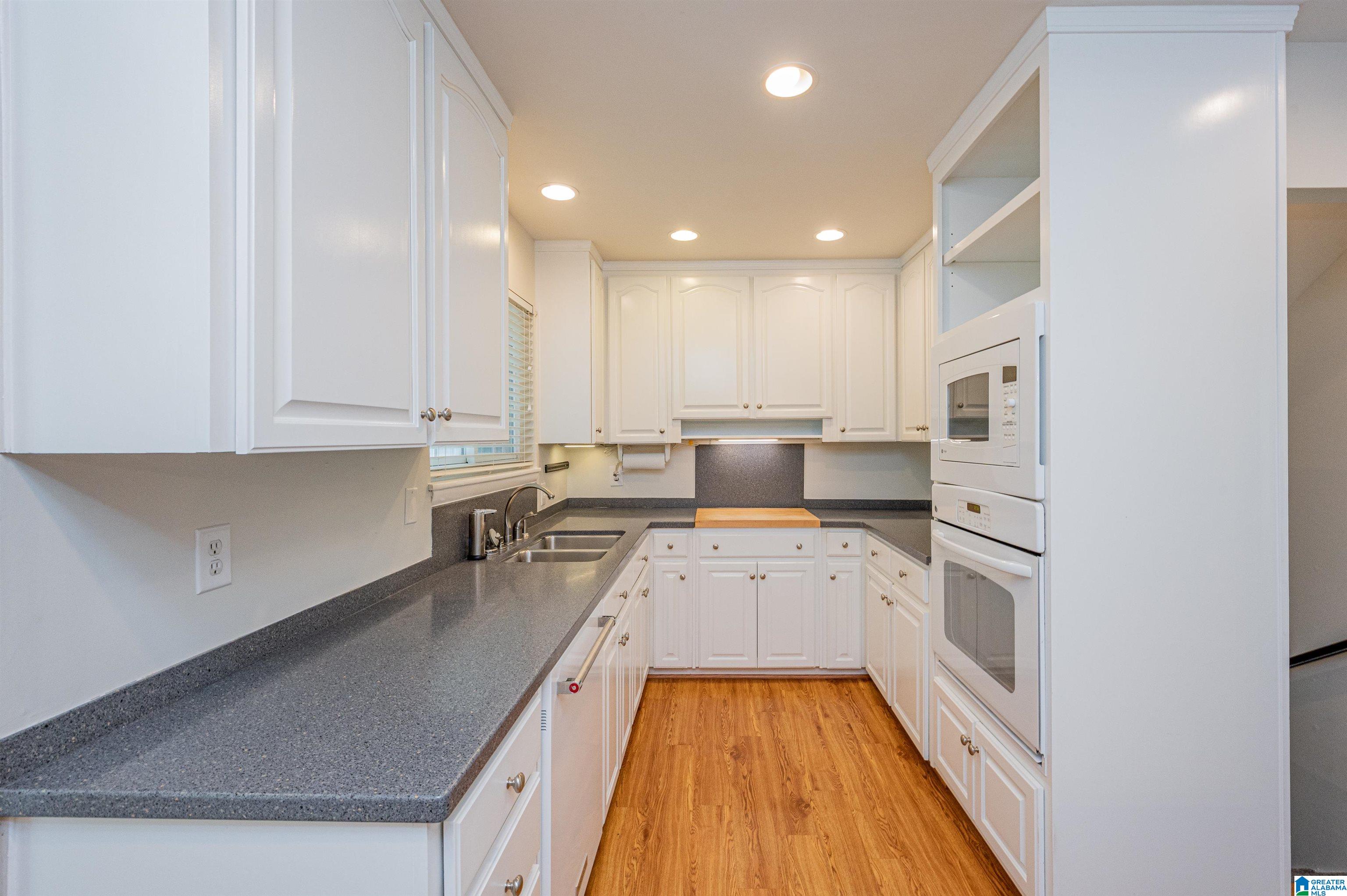1545 Valley View Circle Birmingham, AL 35209 - Photo 12 of 46