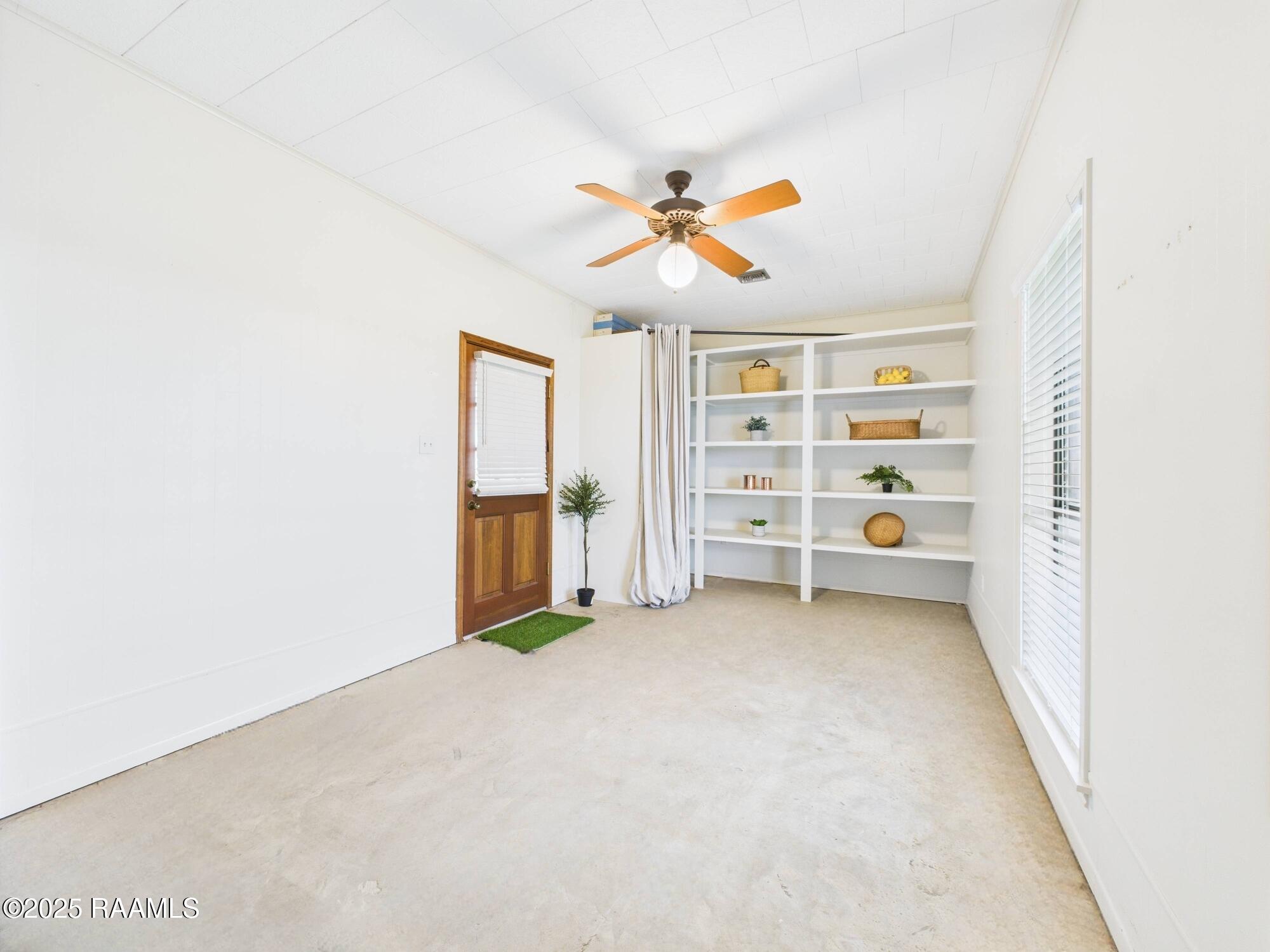 19004 Highway 335 Kaplan, LA 70548 - Photo 16 of 30 CAM04252G0-PR0104-STILL004