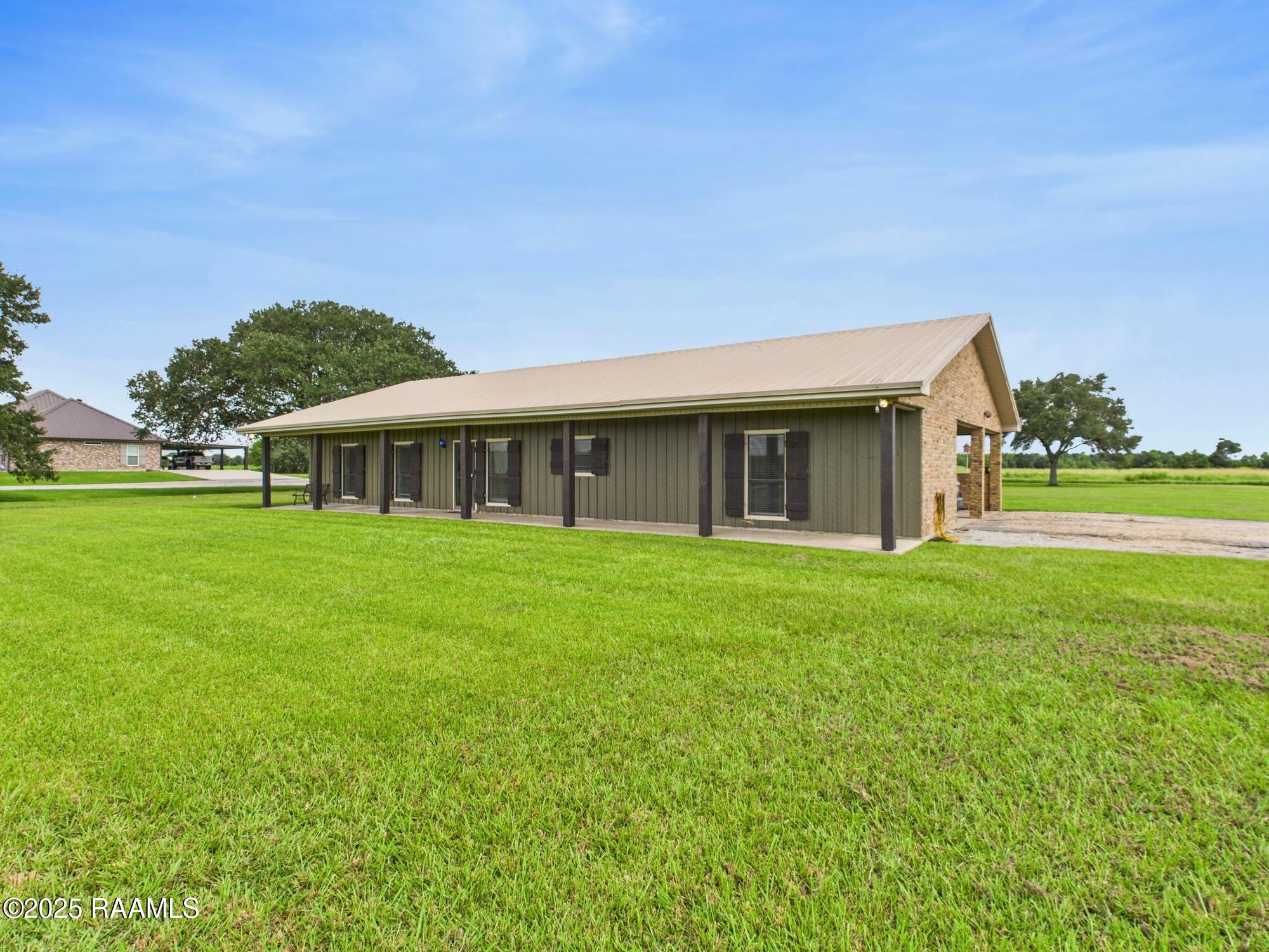 19004 Highway 335 Kaplan, LA 70548 - Photo 2 of 30 CAM04252G0-PR0104-STILL033