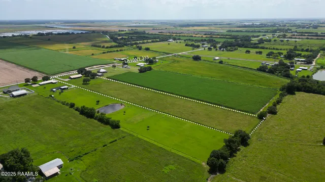 $220,000 | 19004 Highway 335, Kaplan, LA 70548