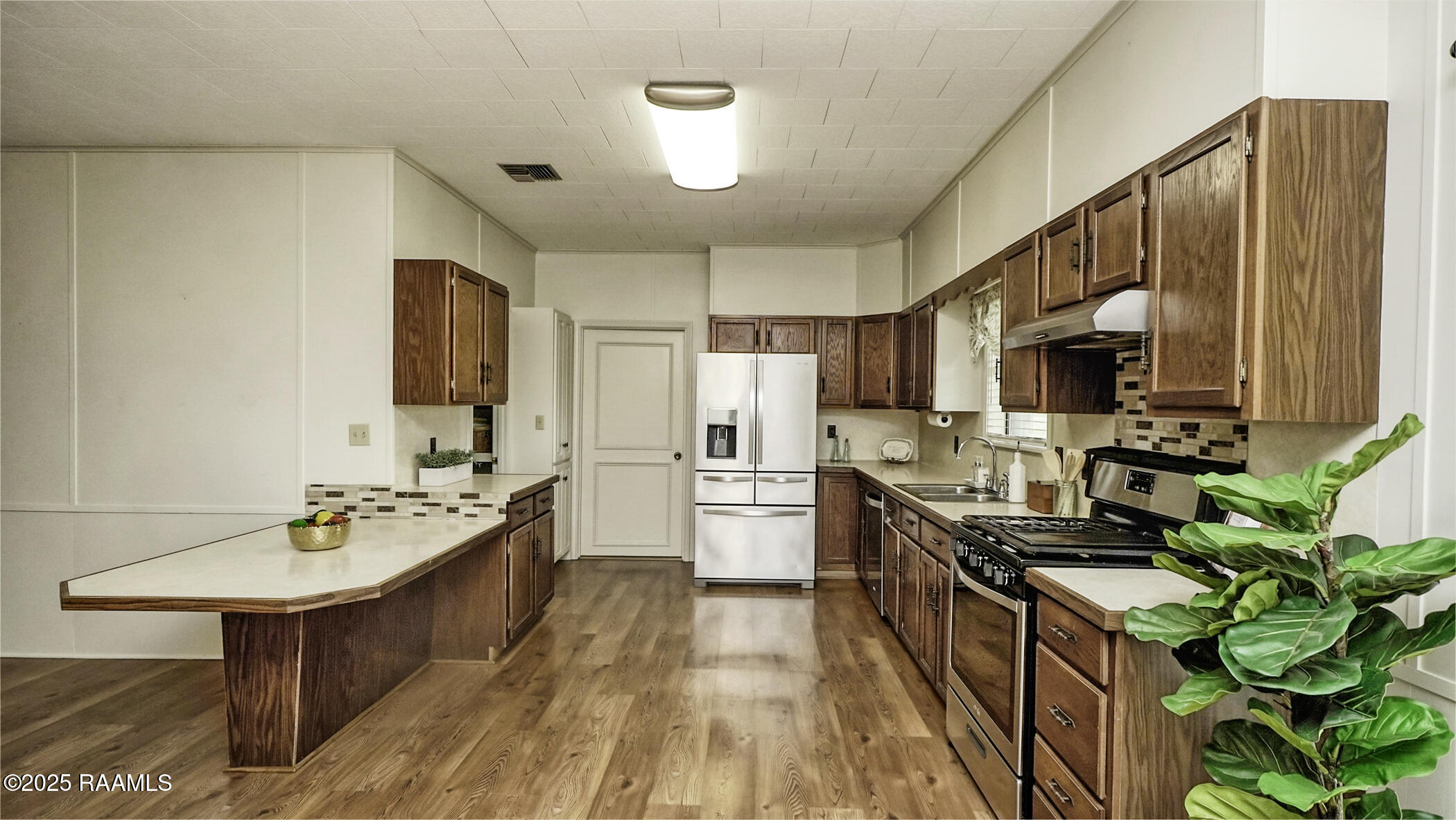 19004 Highway 335 Kaplan, LA 70548 - Photo 4 of 30 Full Kitchen final-Edit