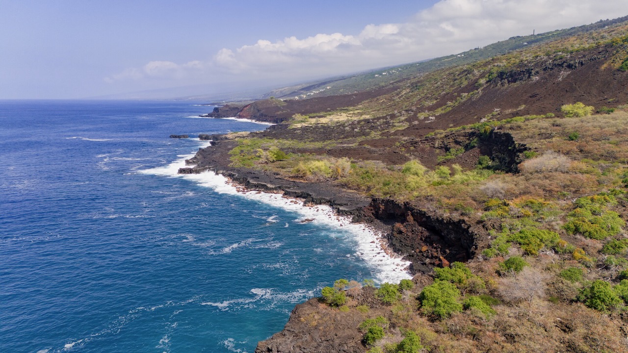 87-2721 Lot 2a Hawaii Belt Road Captain Cook, HI 96704 - Photo 6 of 17 a view of a road with a yard