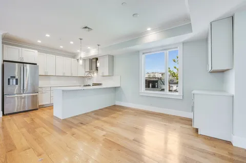 $1,399,000 | 17 Vinton Street, Unit 5, Boston, MA 02127