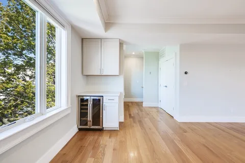 $1,399,000 | 17 Vinton Street, Unit 5, Boston, MA 02127