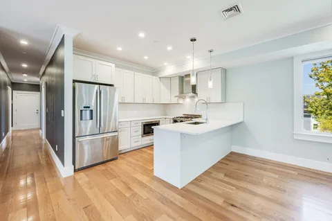 $1,399,000 | 17 Vinton Street, Unit 5, Boston, MA 02127