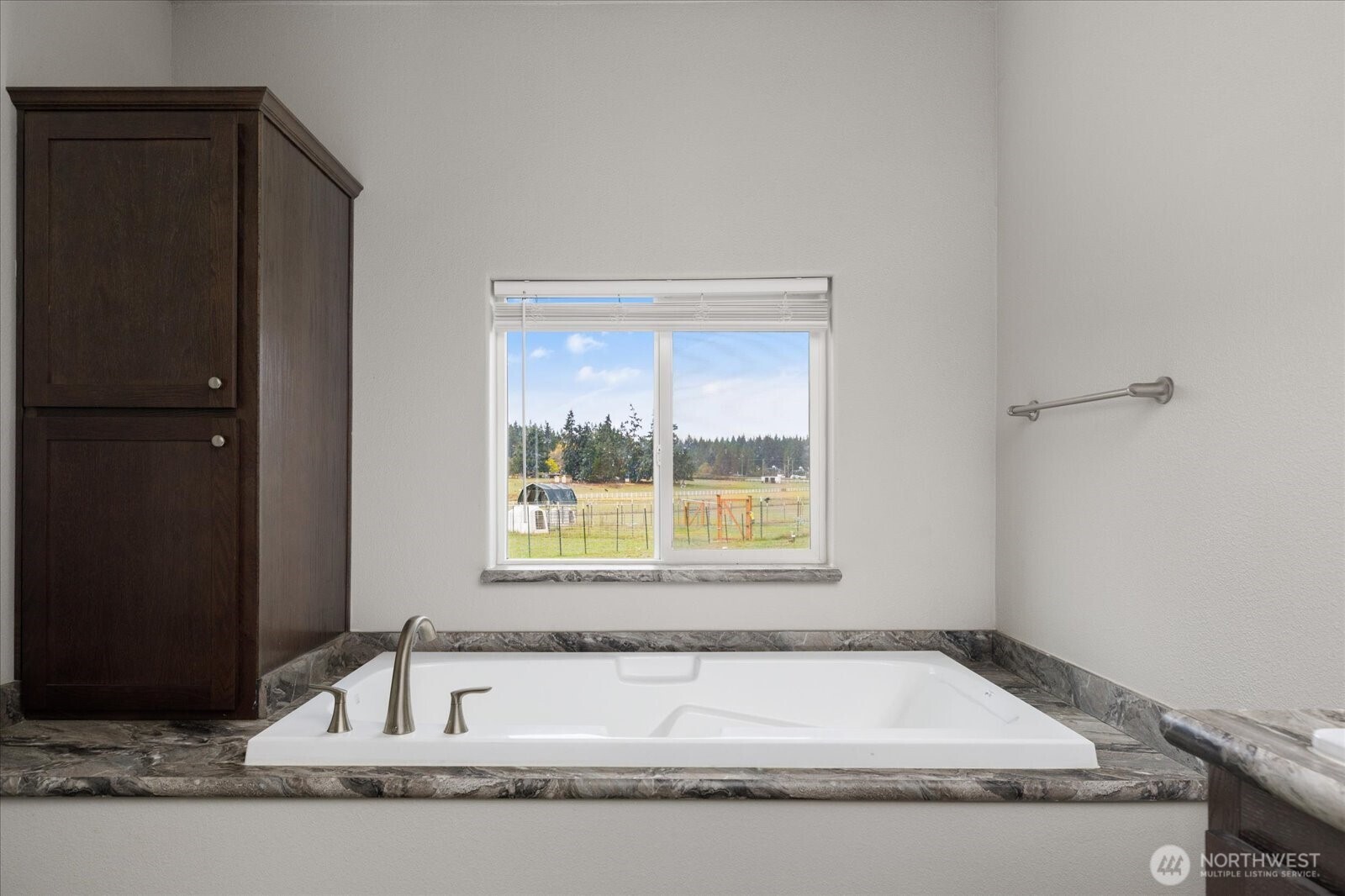 140 West Green Valley Road Oak Harbor, WA 98277 - Photo 18 of 40 Gallery Image 18