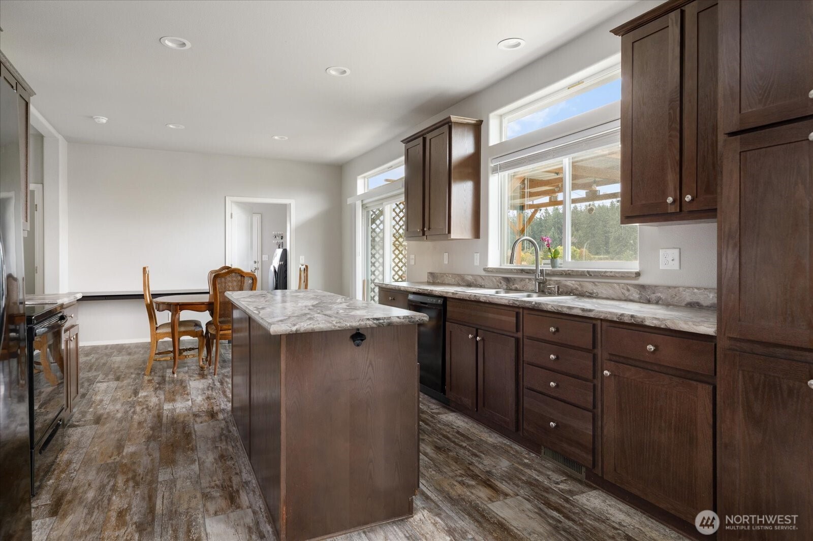 140 West Green Valley Road Oak Harbor, WA 98277 - Photo 9 of 40 Gallery Image 9
