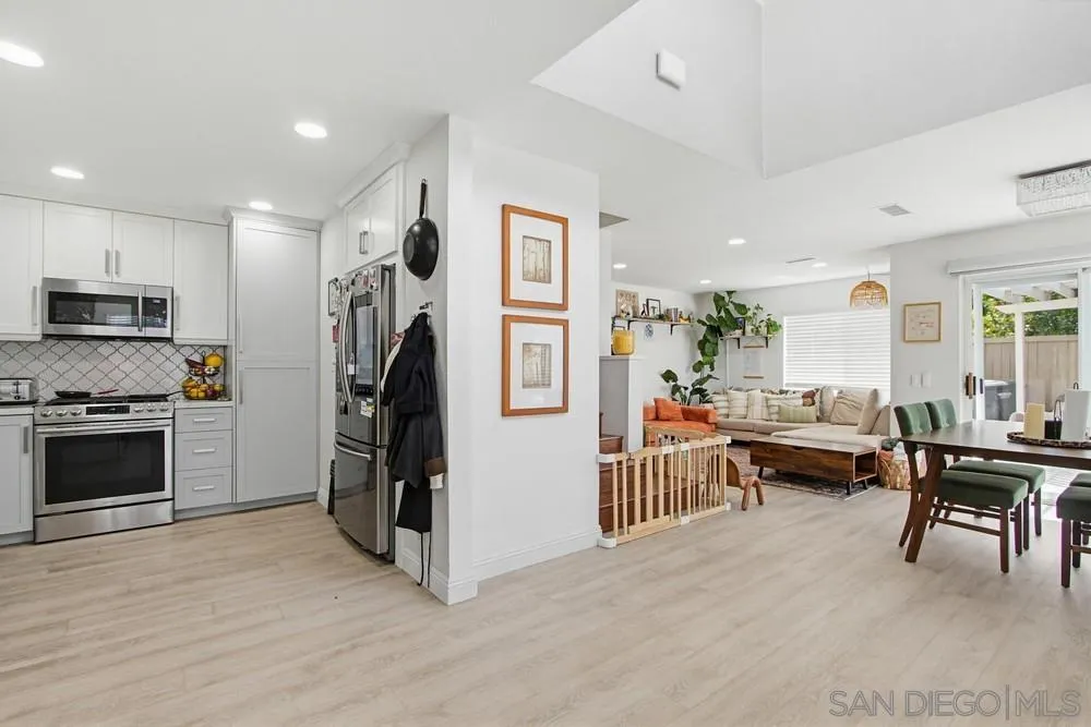 340 Ferrara Way Vista, CA 92083 - Photo 12 of 41