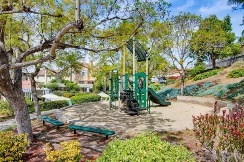 $657,500 | 340 Ferrara Way, Vista, CA 92083