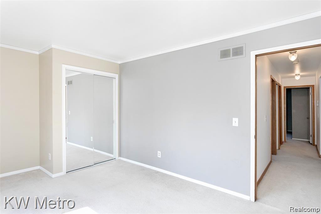 1047 Milverton Road Troy, MI 48083 - Photo 22 of 38 Bed 2