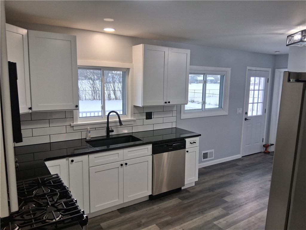 97 Crimson Bramble Road Henrietta, NY 14623 - Photo 14 of 31