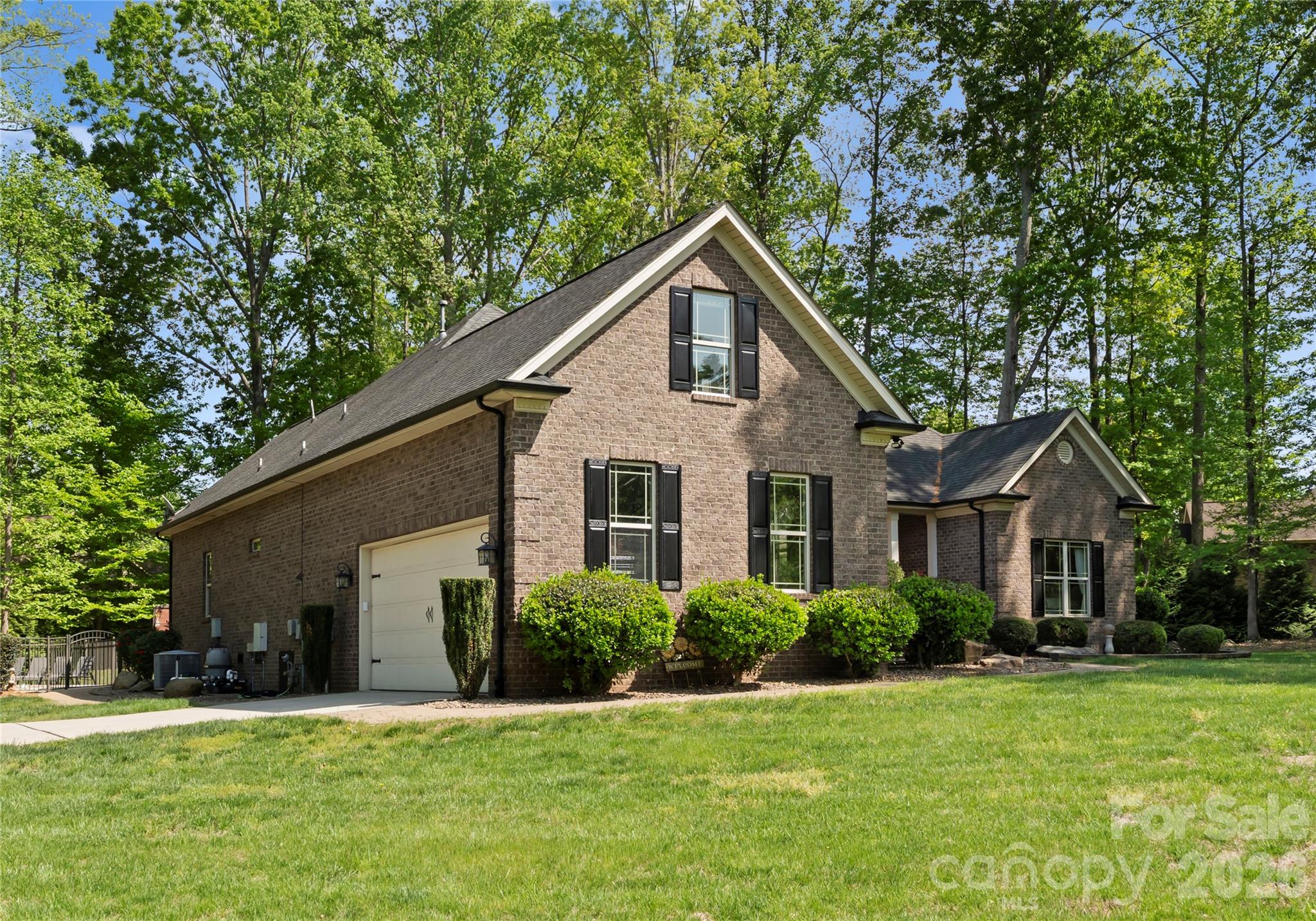860 Arrow Point Lane Kannapolis, NC 28081 - Photo 7 of 38 a front view of a house with a yard