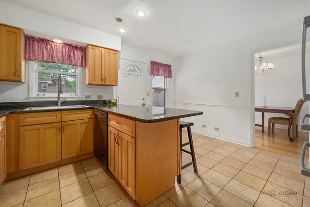 $739,000 | 783 Greenbriar Lane, Lake Forest, IL 60045