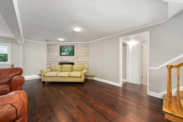 $739,000 | 783 Greenbriar Lane, Lake Forest, IL 60045