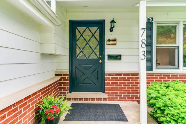 $739,000 | 783 Greenbriar Lane, Lake Forest, IL 60045
