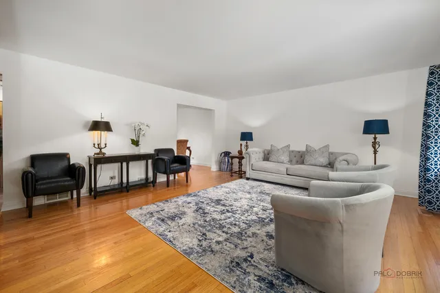 $739,000 | 783 Greenbriar Lane, Lake Forest, IL 60045