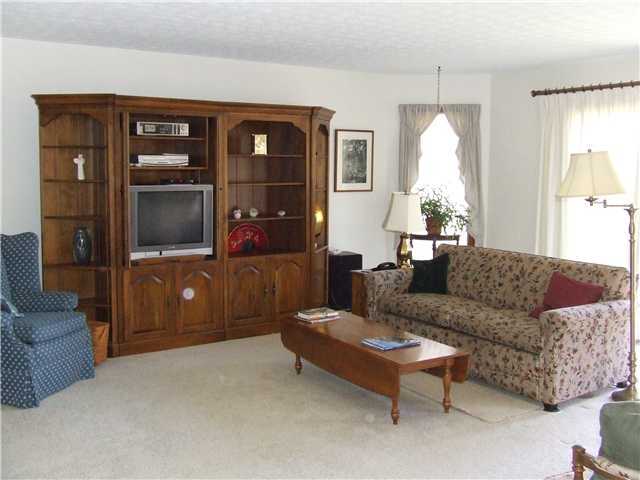 1132 Riva Ridge Boulevard Columbus, OH 43230 - Photo 11 of 18 Gallery Image 11