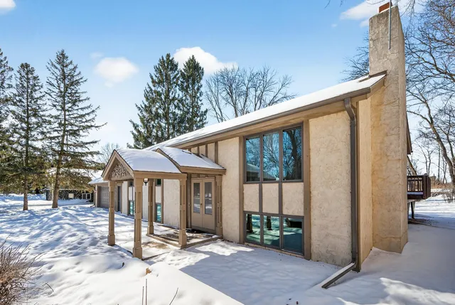 $550,000 | 4134 Red Oak Ridge, Minnetonka, MN 55345
